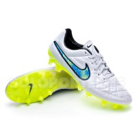 Nike Tiempo